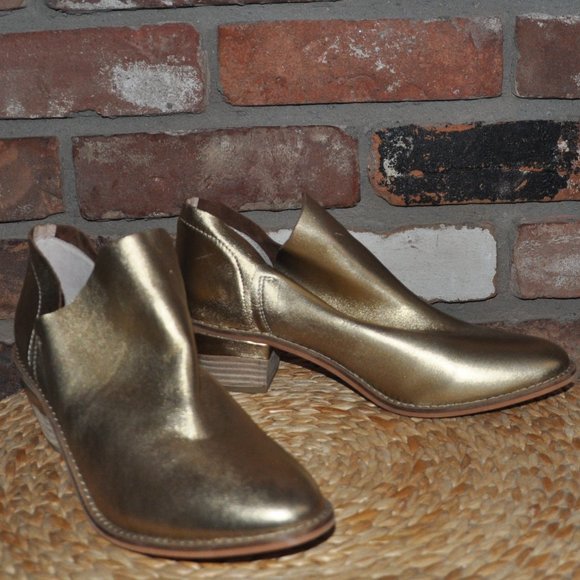 New Kelsi Dagger Anthropologie Brooklyn Kenmare  Gold Leather Ankle Bootie 8.5 - Picture 1 of 6